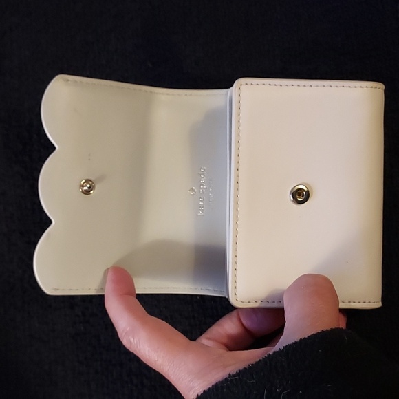 Kate Spade White Wallet Gemma Small Leather Flap Scalloped Edge - Picture 5 of 12